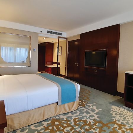 Holiday Inn Dhaka City Centre By Ihg Экстерьер фото
