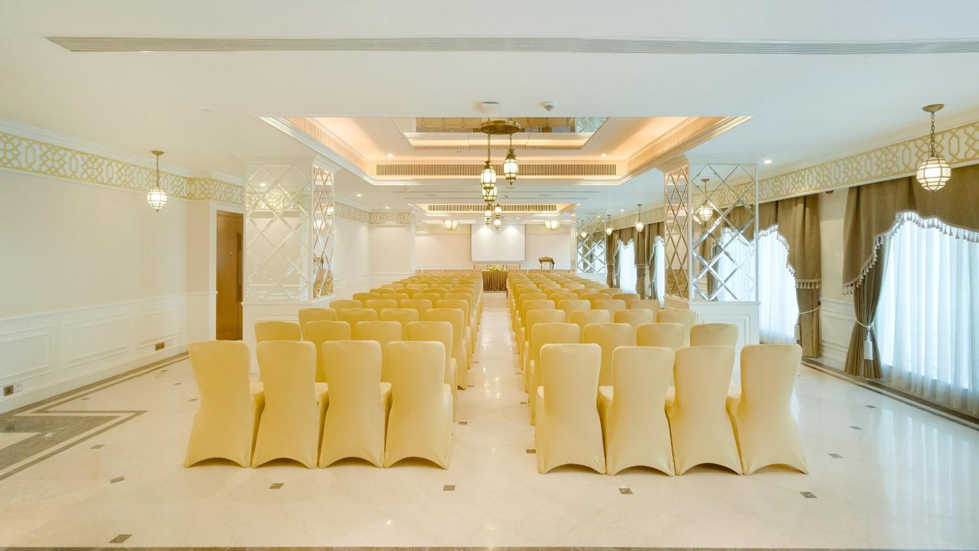 Holiday Inn Dhaka City Centre By Ihg Экстерьер фото