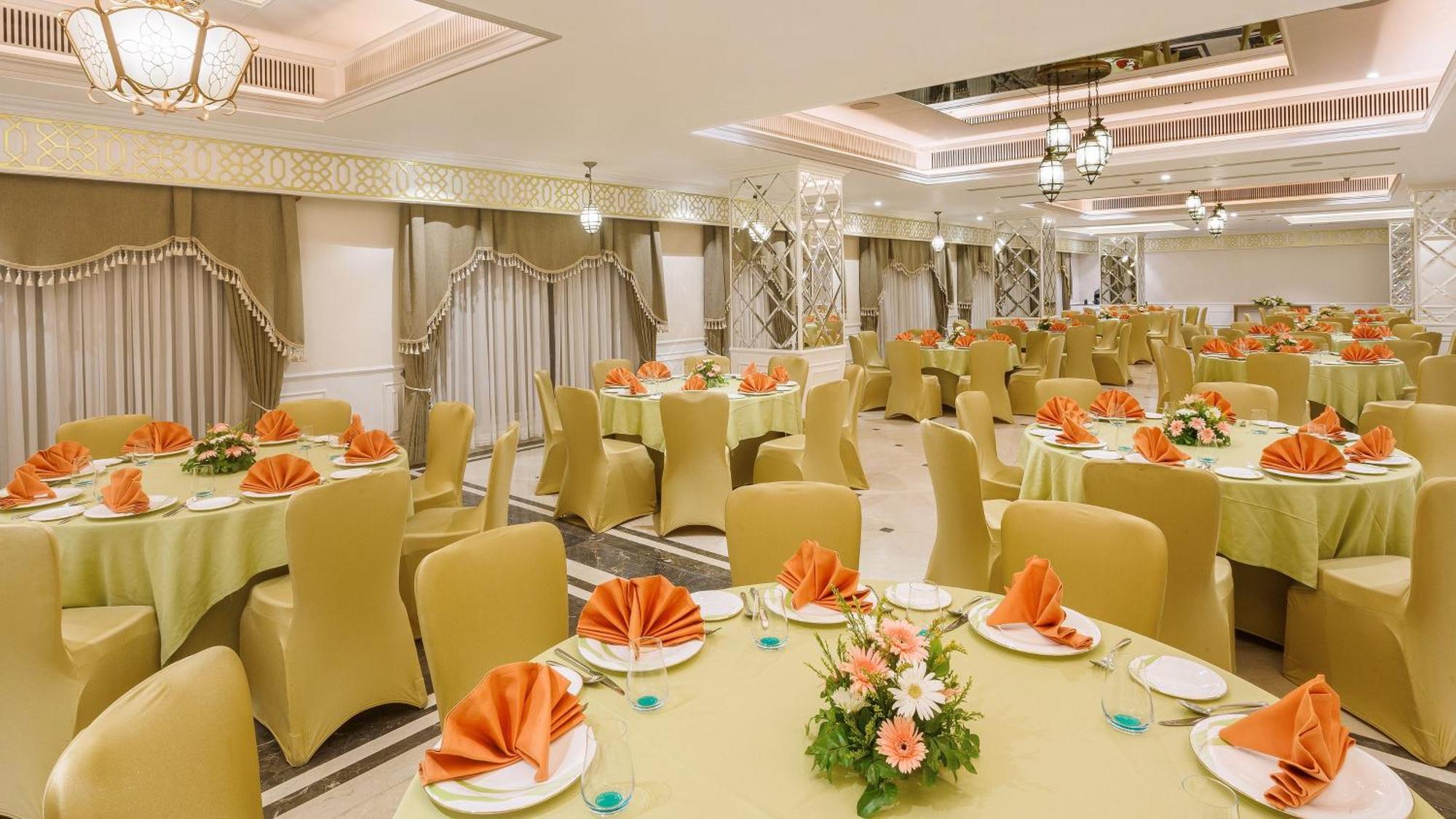 Holiday Inn Dhaka City Centre By Ihg Экстерьер фото